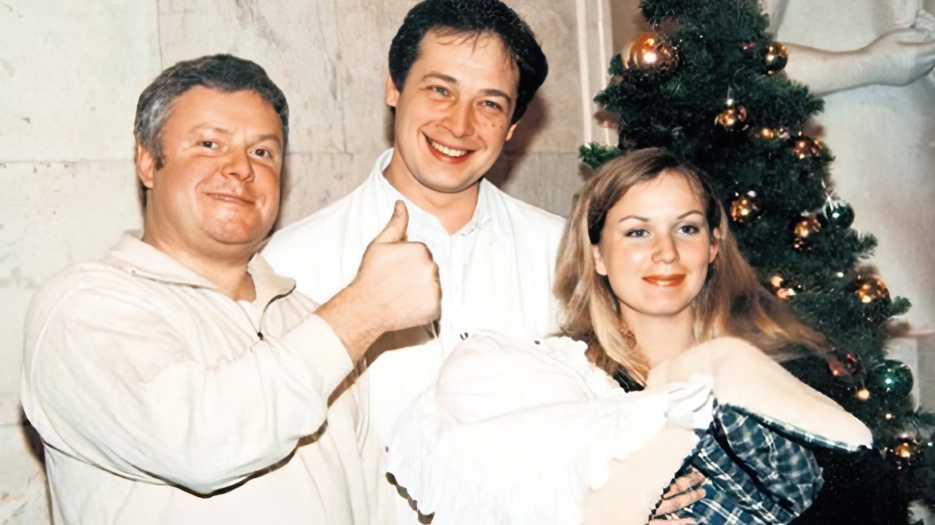 Сергей Супонев с Ольгой и врачом, который принимал у неё роды.