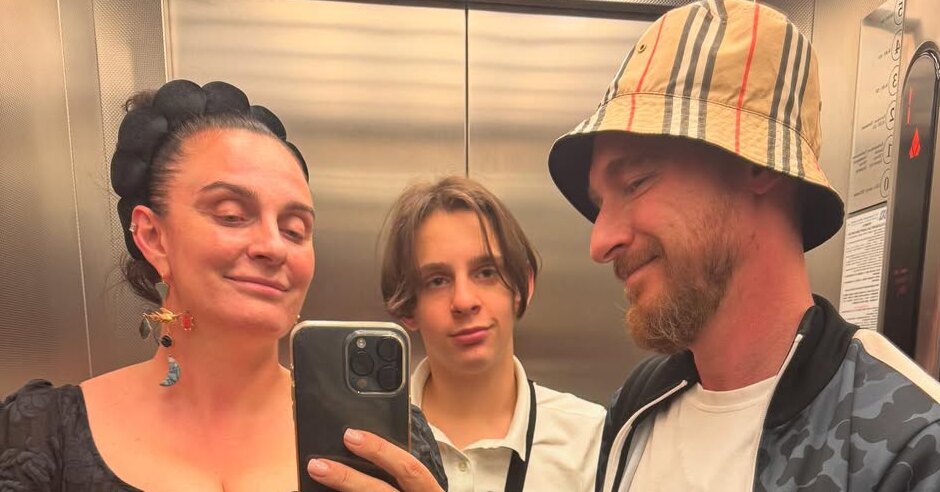 Елена Ваенга с мужем и сыном. Елена Ваенга с мужем и сыном.