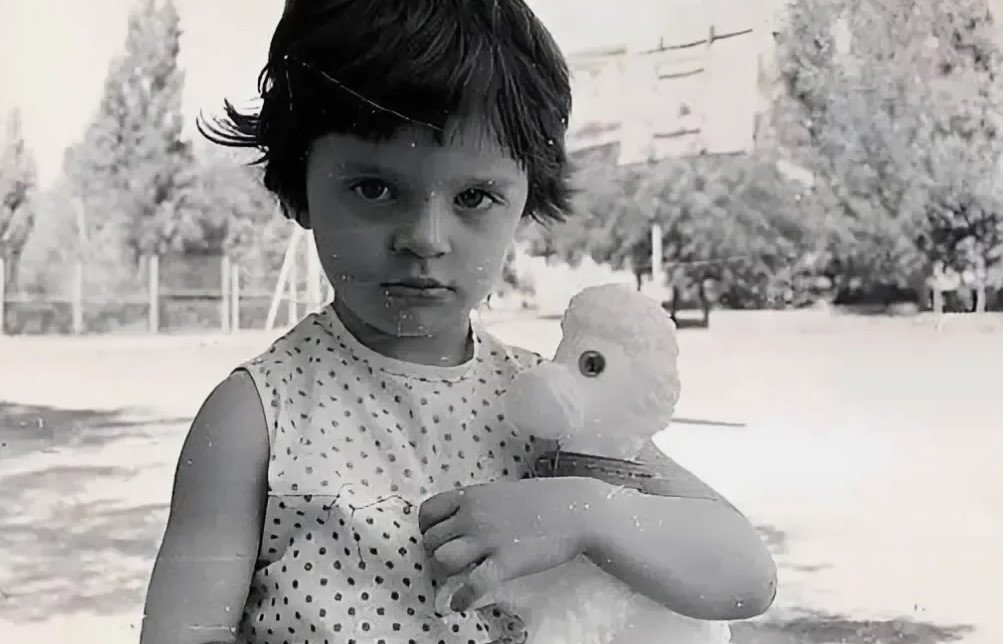 Елена Ваенга взяла псевдоним в честь города, в котором родилась. Елена Ваенга взяла псевдоним в честь города, в котором родилась.