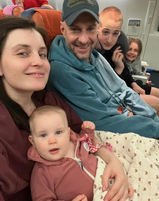 Филипп Васильев и Мария Болонкина с детьми.