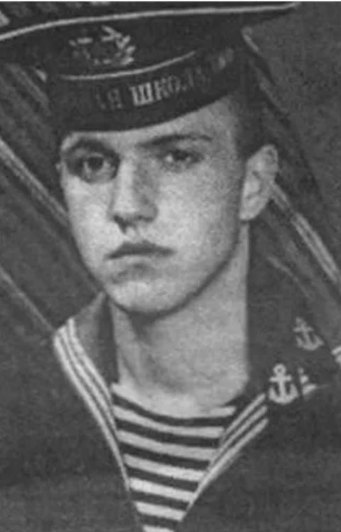 Владимир Вдовиченков 4 года провёл в море.