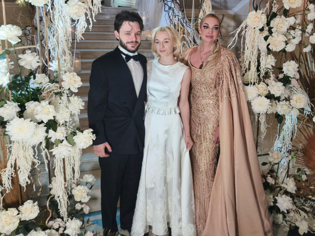 Анастасия Волочкова на свадьбе дочери.