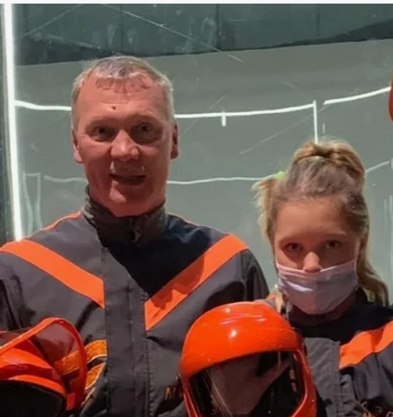 Анатолий Журавлёв с дочкой Василисой.