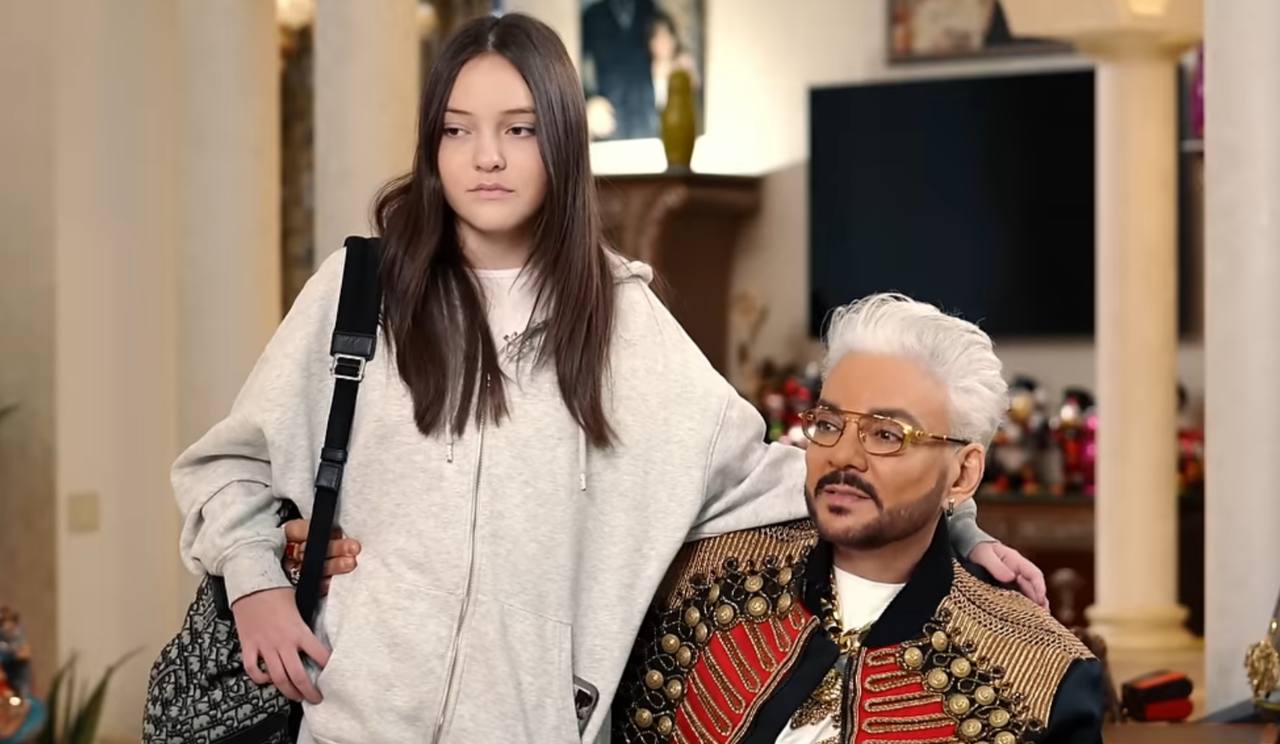 Алла-Виктория не любит ассоциации с Пугачёвой. Алла-Виктория не любит ассоциации с Пугачёвой.