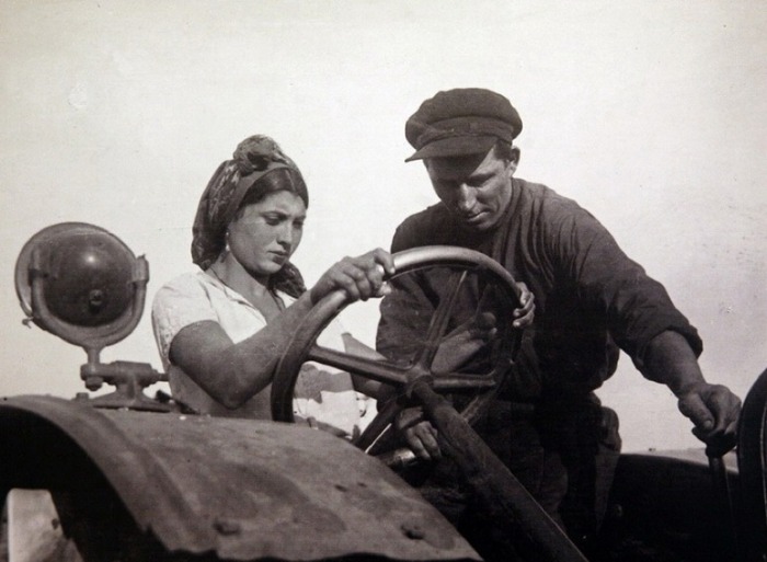  После революции советская власть пыталась создать цыганские колхозы.