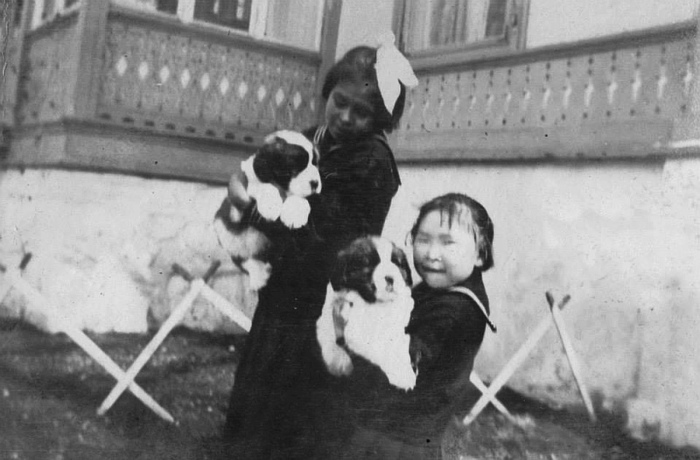 Каконита и Камилла Амундсен. Каконита и Камилла Амундсен.