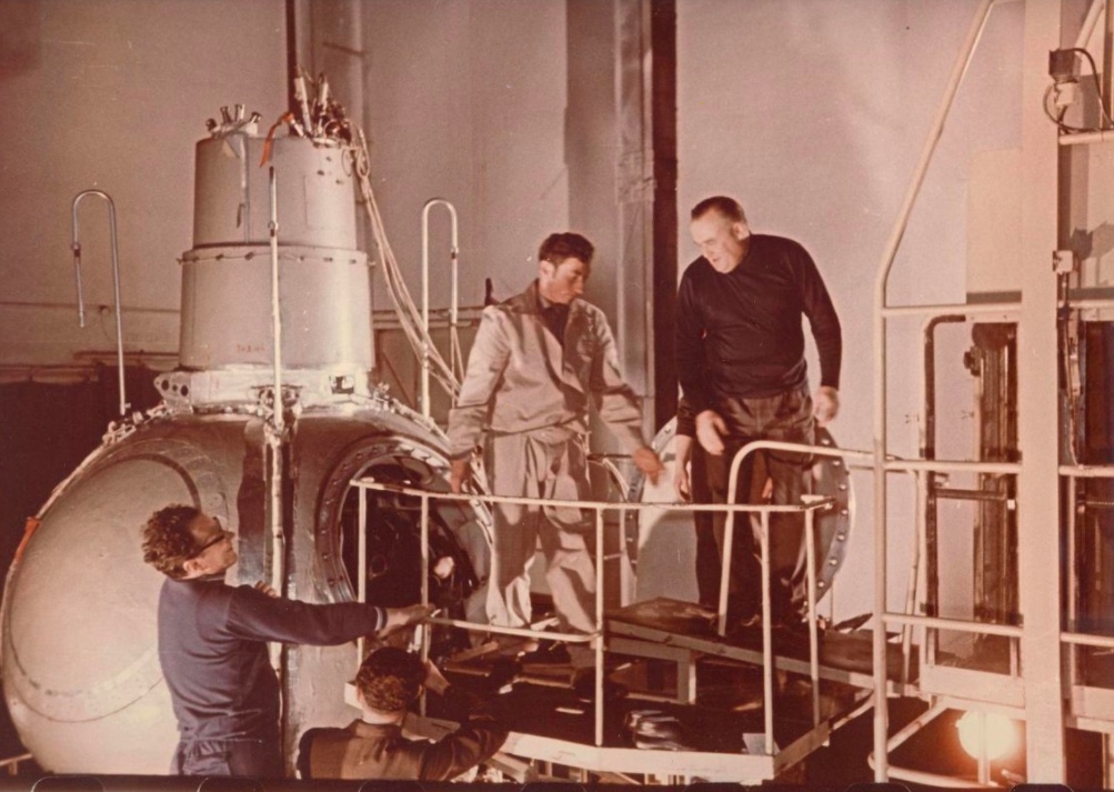 Сотрудники КБ Королева работали сутками.