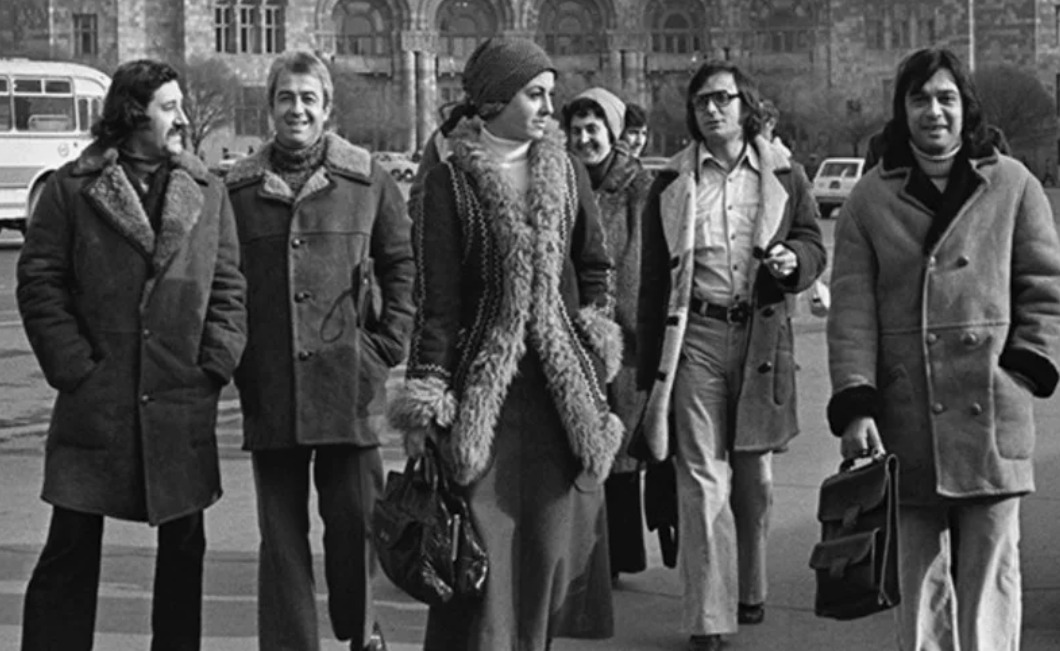 Достать дубленку было делом непростым.