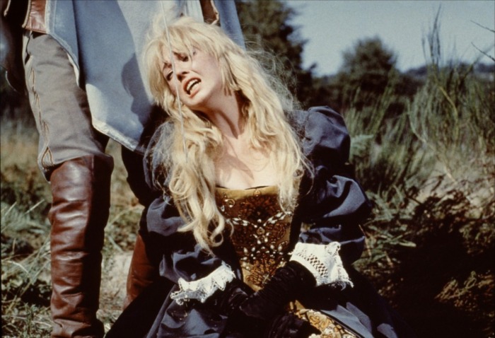 Расправившись с миледи Атос ушел в мушкетеры. Расправившись с миледи Атос ушел в мушкетеры.