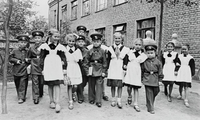 Эксперимент с раздельным обучением провалился. Эксперимент с раздельным обучением провалился.