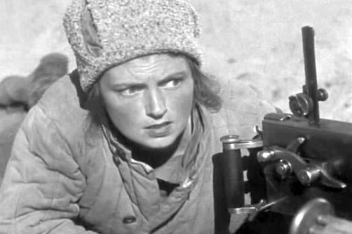 Смелость Анки-пулеметчицы в фильме вызывала восхищение зрителей. Смелость Анки-пулеметчицы в фильме вызывала восхищение зрителей.