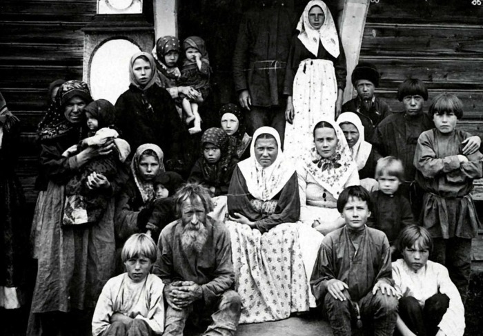 Для старообрядческих семей было характерным большое количество детей. Для старообрядческих семей было характерным большое количество детей.