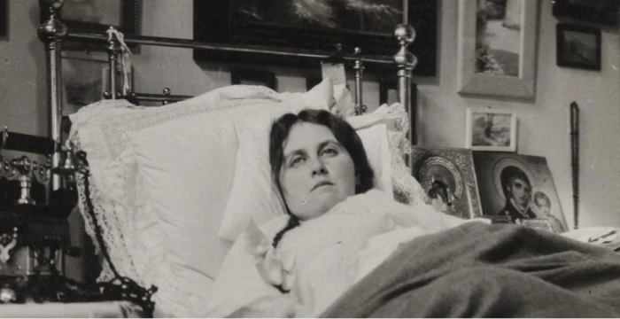 После аварии Вырубова полгода провела в постели. После аварии Вырубова полгода провела в постели.