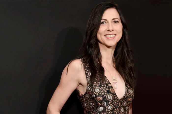 Маккензи Скотт