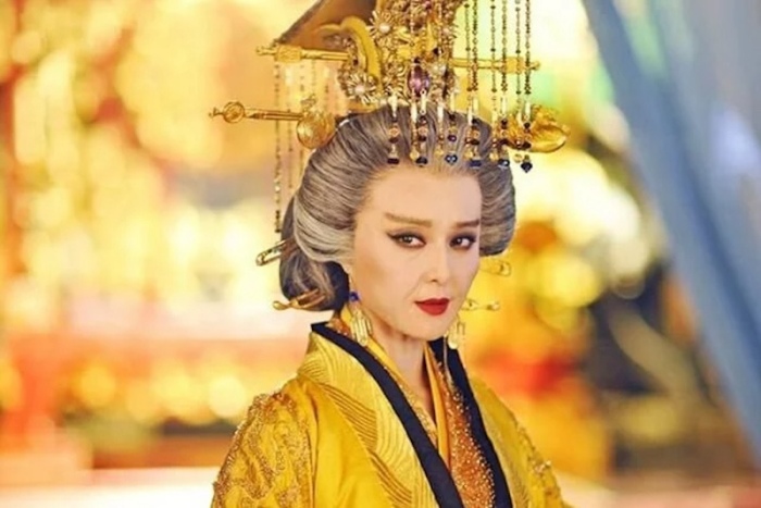 Фань Бинбин в роли У Цзэтянь, кадры из сериала The Empress of China