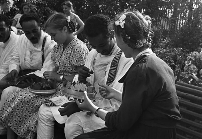 После прихода Сталина к власти свободе был положен конец