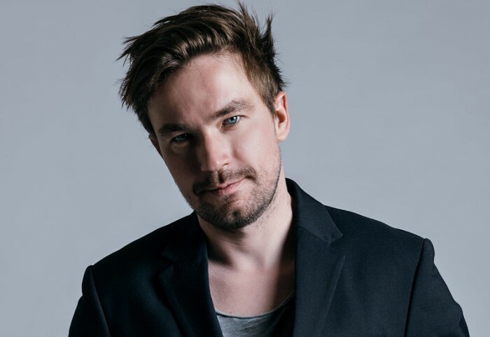 Александр Петров