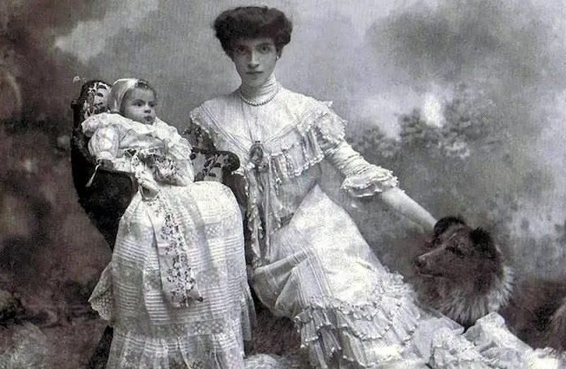 Луиза Казати с дочкой