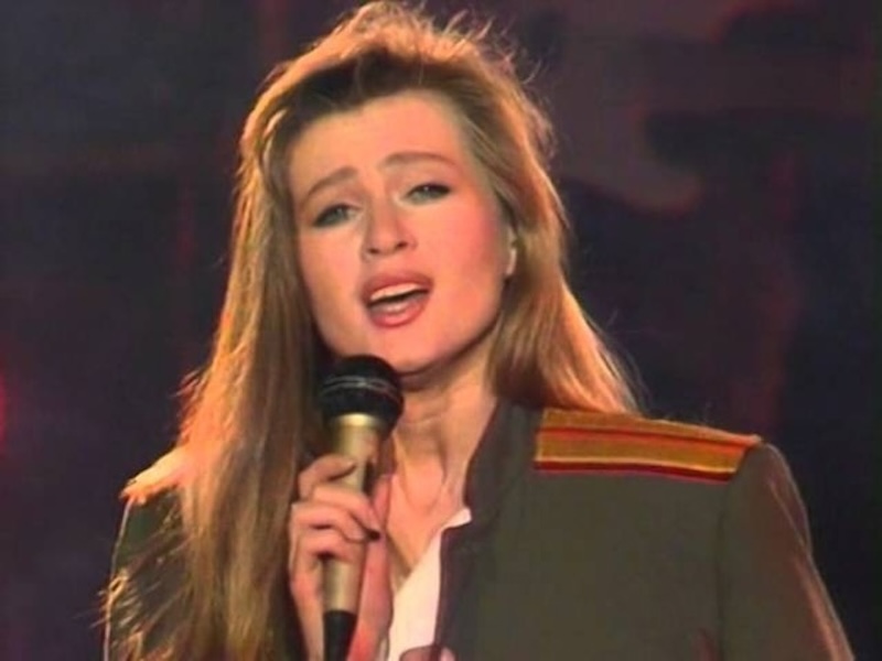 Вика Цыганова в начале своей музыкальной карьеры Вика Цыганова в начале своей музыкальной карьеры