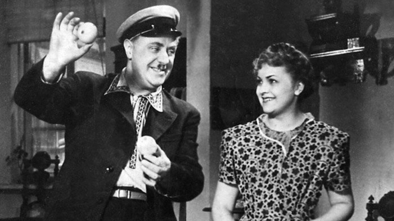 Михаил Жаров и Людмила Целиковская в фильме Михаил Жаров и Людмила Целиковская в фильме