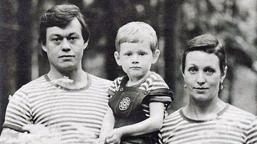 Николай Караченцов с сыном и Людмилой Николай Караченцов с сыном и Людмилой