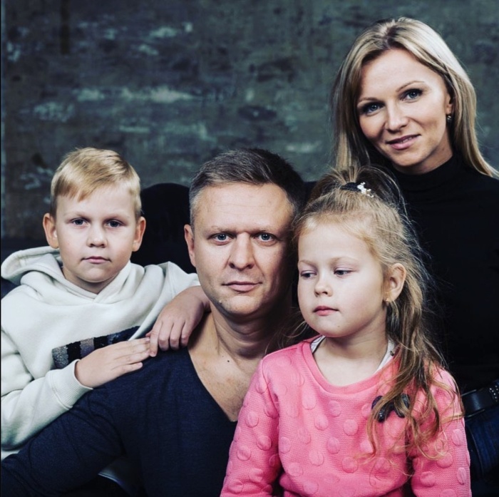 Андрей Гульнев с супругой и детьми /Фото. hapok.ru
