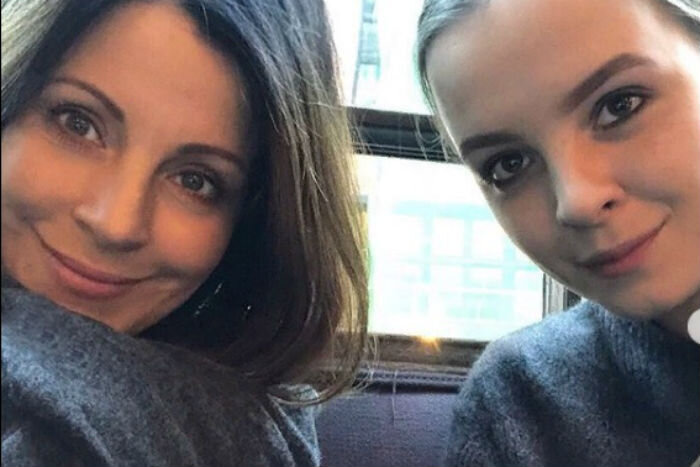 Евгения Крюкова с дочерью