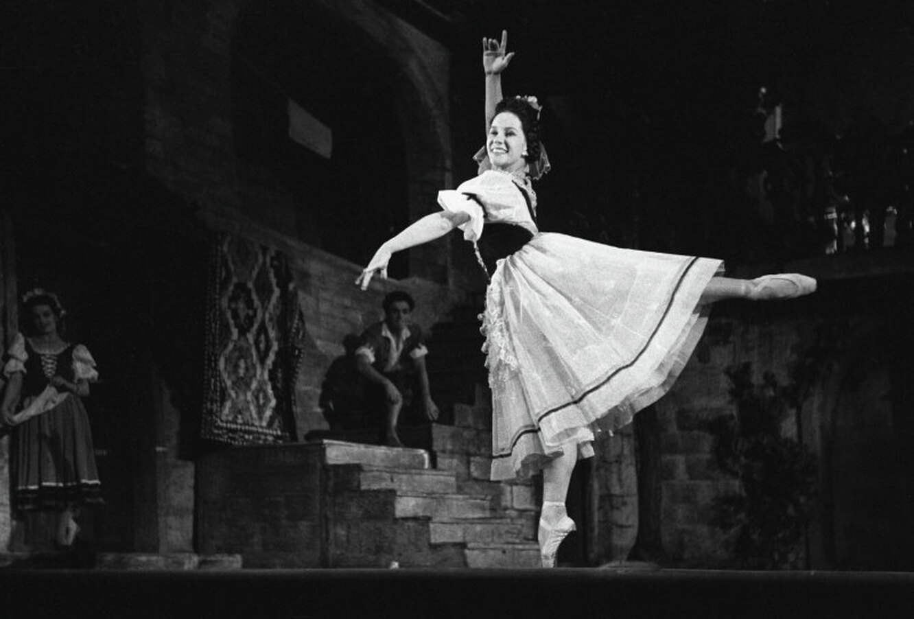 Ольга Лепешинская на сцене Ольга Лепешинская на сцене