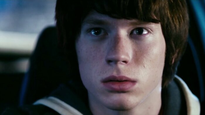 Никита Пресняков в фильме «Ёлки»