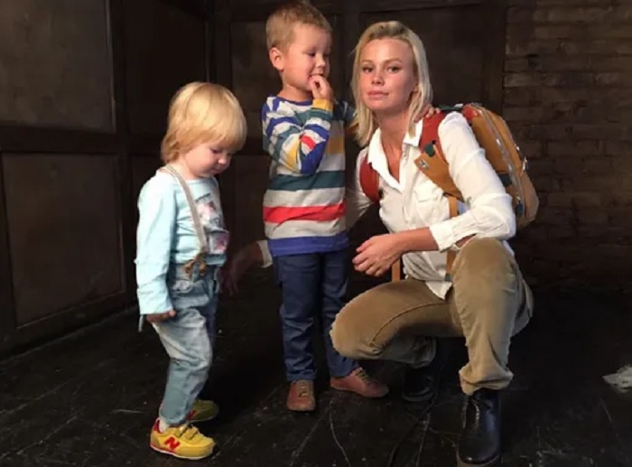 Евгения Осипова с детьми