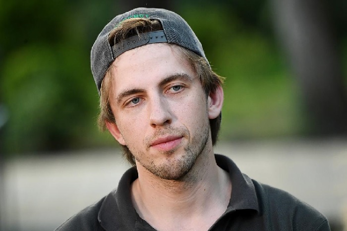 Сбежал из Германии, бросил внучку Янковского и решил жениться на звезде «Физрука»: Куда пропал Александр Паль