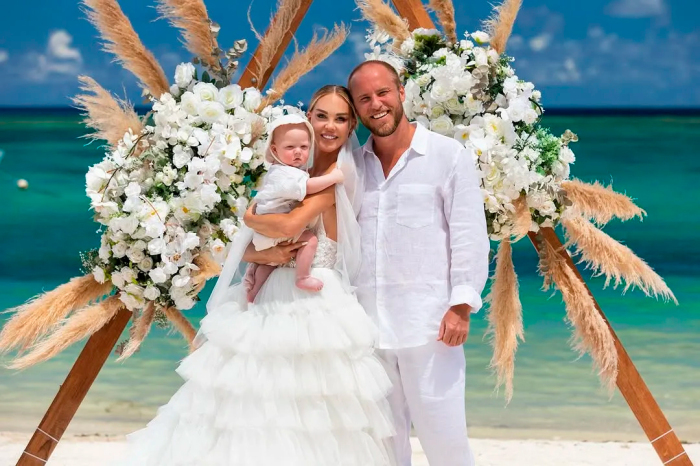 Мария Погребняк с семьей Мария Погребняк с семьей