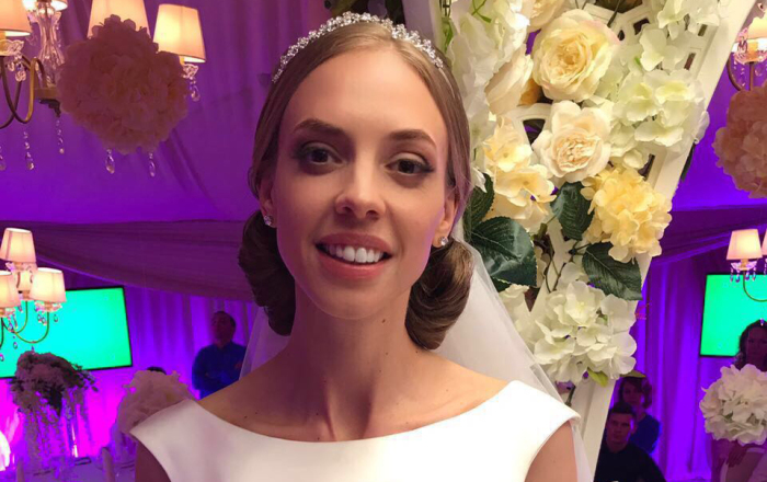 Надежда Сысоева в свадебном платье./Фото.peopletalk.ru