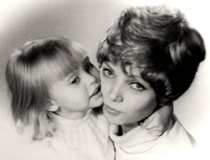 Нонна Терентьева с дочкой./Фото. kino-teatr.ru