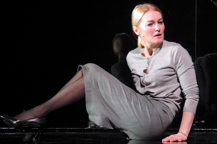 Виктория Толстоганова на театральной сцене /Фото. kp.ru Виктория Толстоганова на театральной сцене /Фото. kp.ru