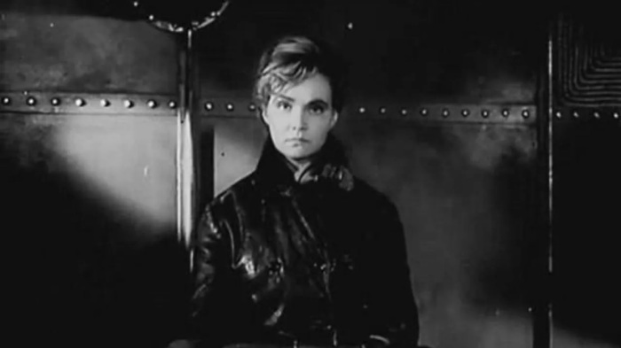 Маргарита Володина в фильме «Оптимистическая трагедия»