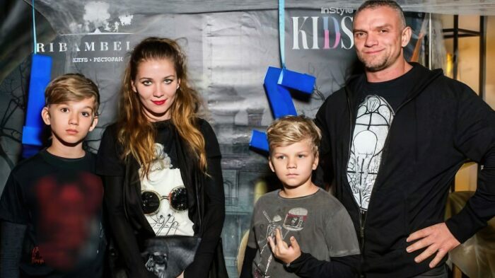 Анастасия Веденская с Владимиром Епифанцевым и детьми