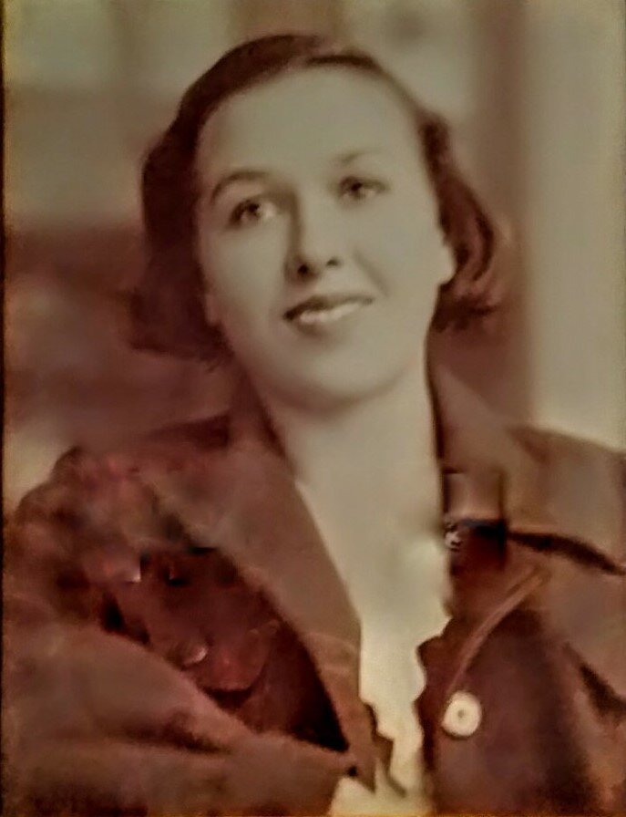 Янина Брунак - мама Николая Караченцова Янина Брунак - мама Николая Караченцова