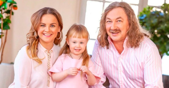 Юлия Проскурякова, Вероника, Игорь Николаев