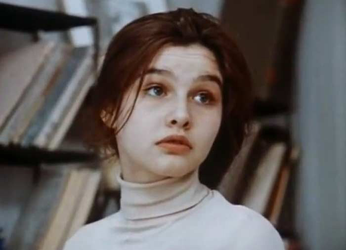 Девочка с печальными глазами сразу покорила режиссёра.