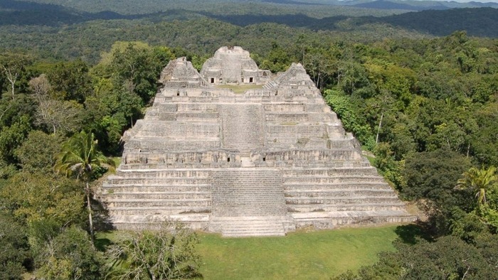 Каана, центральный архитектурный комплекс в Караколе (Белиз). Каана, центральный архитектурный комплекс в Караколе (Белиз).