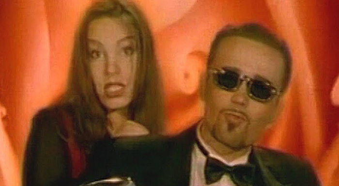 Лена Зосимвова снялась в клипе вместе с Богданом Титомиром.