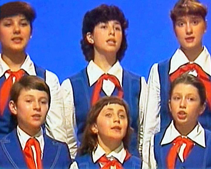 Своё славное прошлое Елена тщательно скрывала.