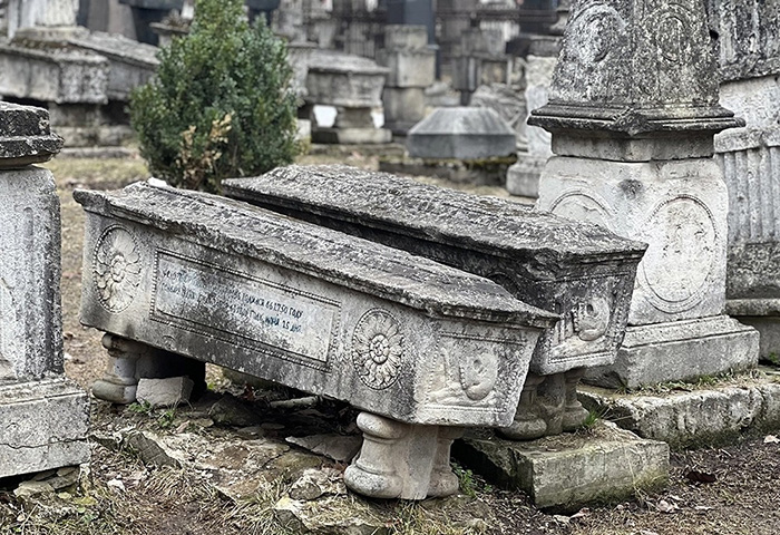 Могила Салтычихи. Могила Салтычихи.