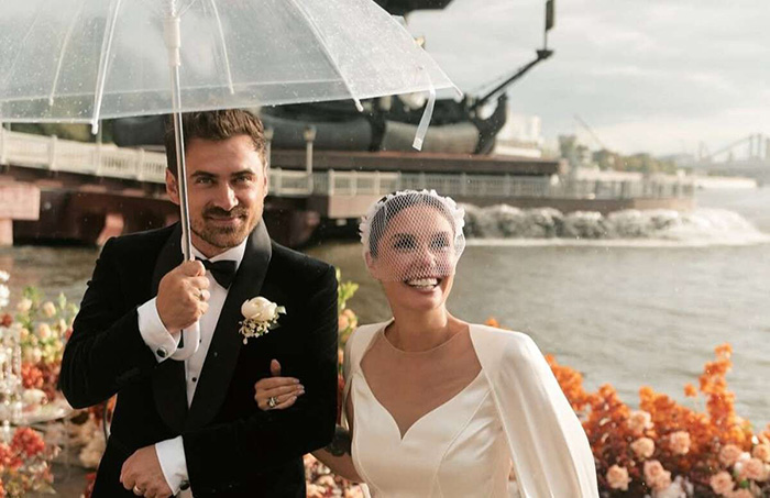 Дождь не испортил ни само торжество, ни настроение молодых. Дождь не испортил ни само торжество, ни настроение молодых.