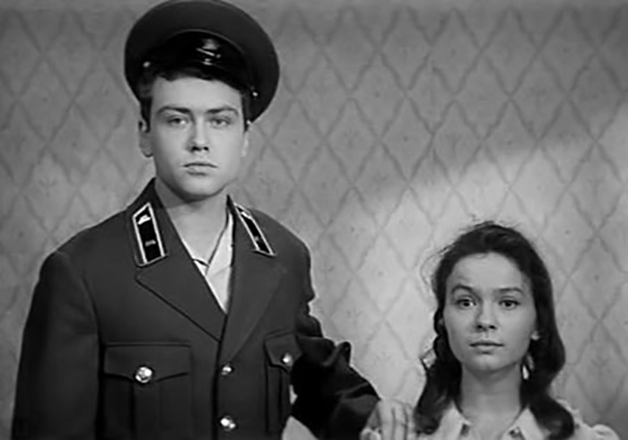 Фото родителей Ванечки Трофимова - один из самых трагичных эпизодов фильма.