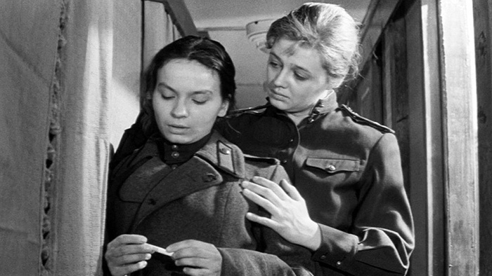 Невестка уходила на фронт и отдала ребёнка свекрови.