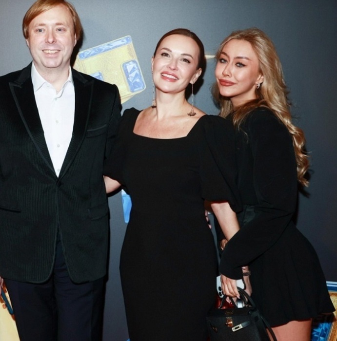 Таисия с родителями Таисия с родителями