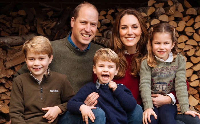 Принц Джордж с семьей Принц Джордж с семьей