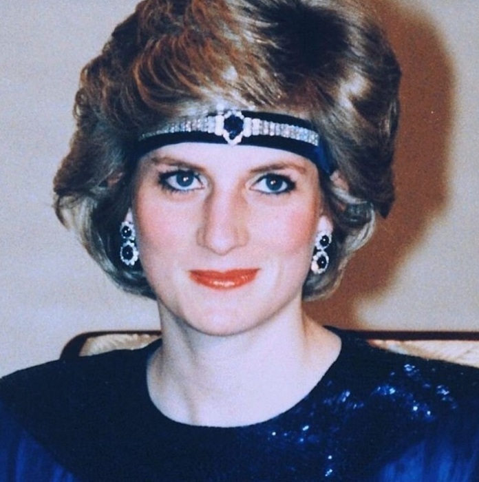 Диана с сапфировым ожерельем на лбу Диана с сапфировым ожерельем на лбу